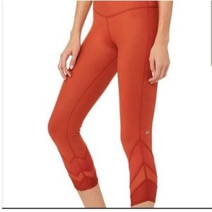 Alo Yoga Edge cropped leggings orange